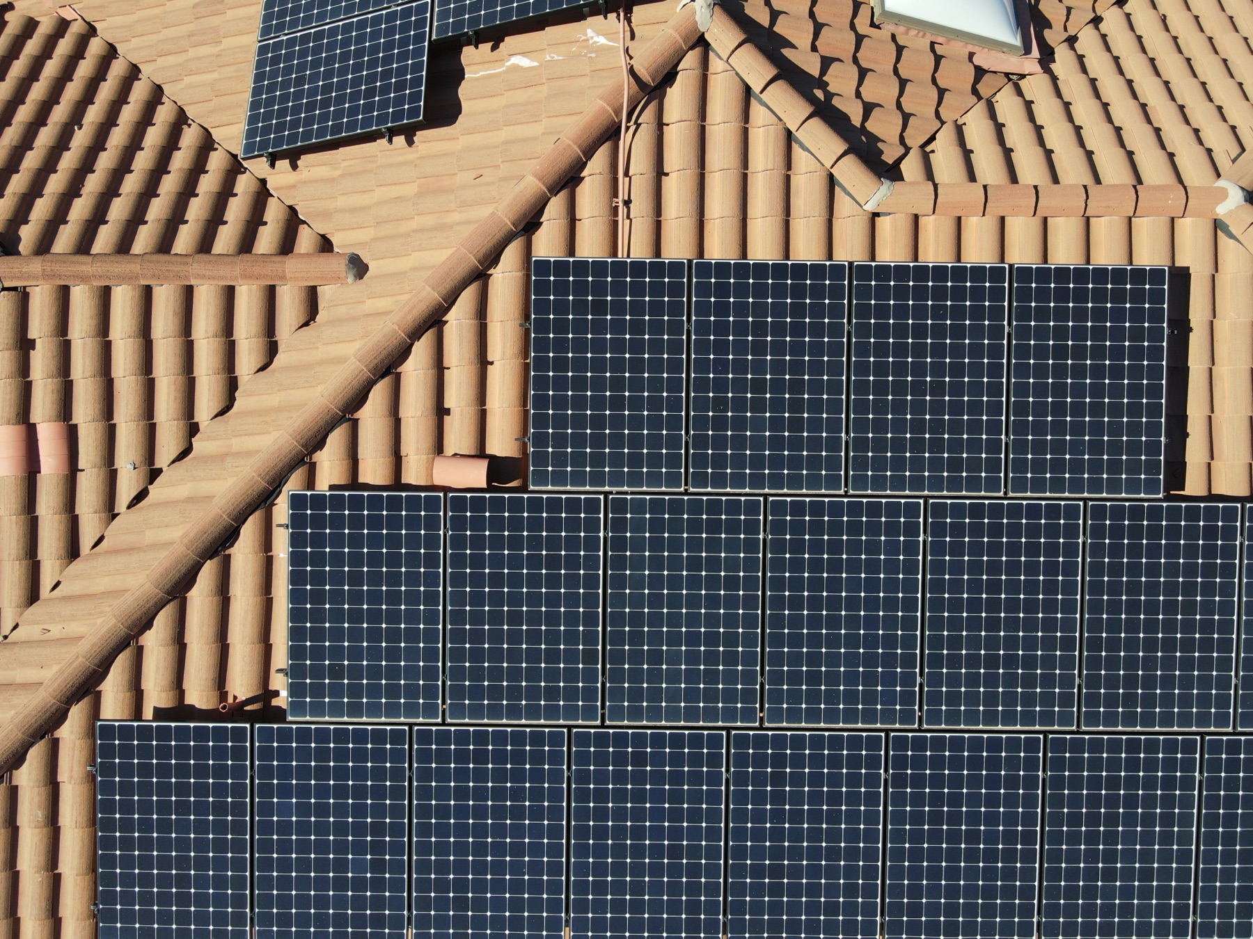 Thermal drone image of an Oro Valley rooftop solar system showing heat signatures